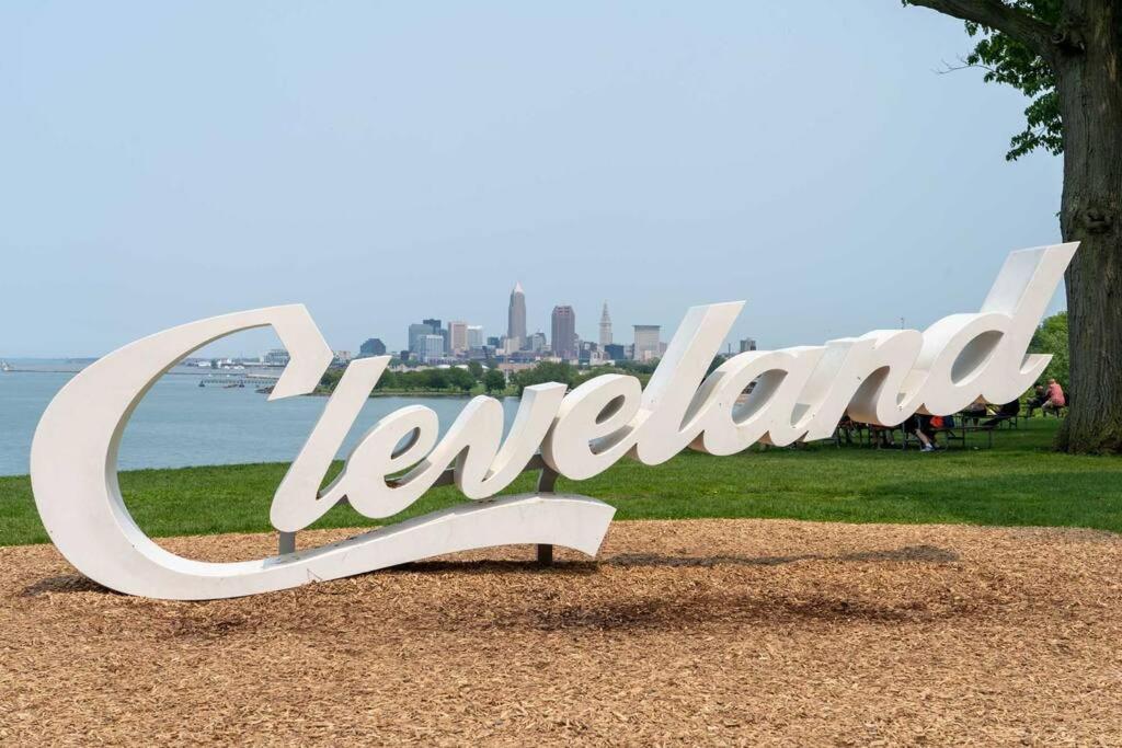 Апартаменты Trendy In Tremont, Cle Кливленд Экстерьер фото