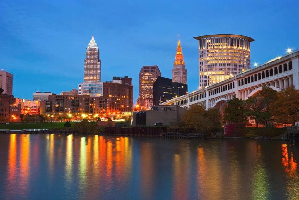 Апартаменты Trendy In Tremont, Cle Кливленд Экстерьер фото
